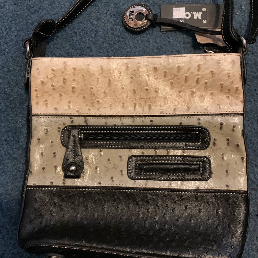 M.C Handbag - Picture 4 of 5